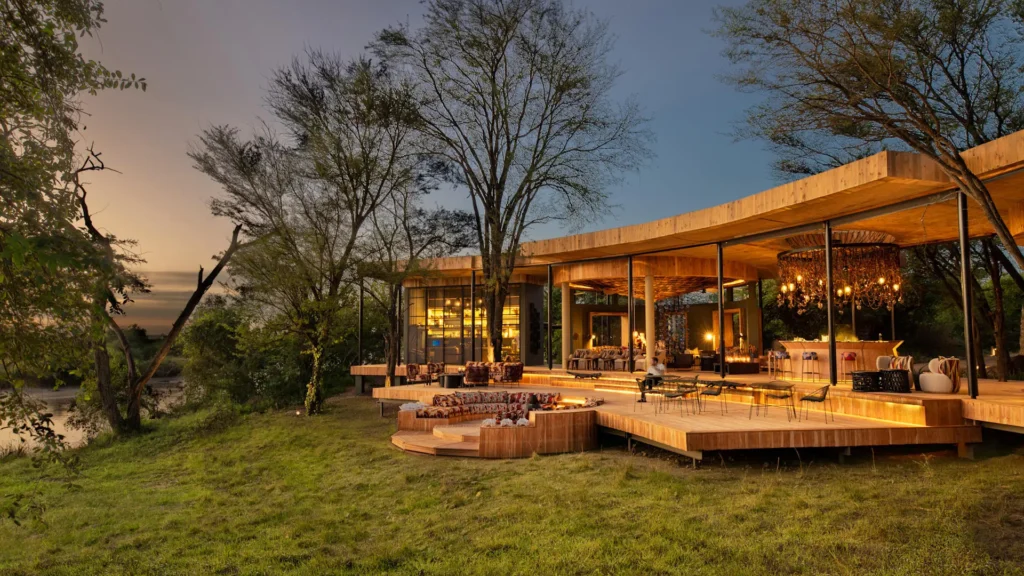 SERENGETI LUXURY SAFARI